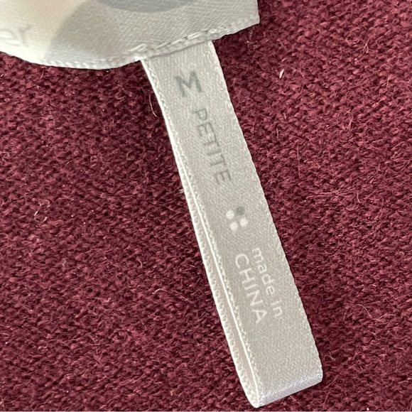 Classiques Entier Maroon Dark Red 100% Cashmere V-Neck Sweater Size MP - Picture 9 of 10